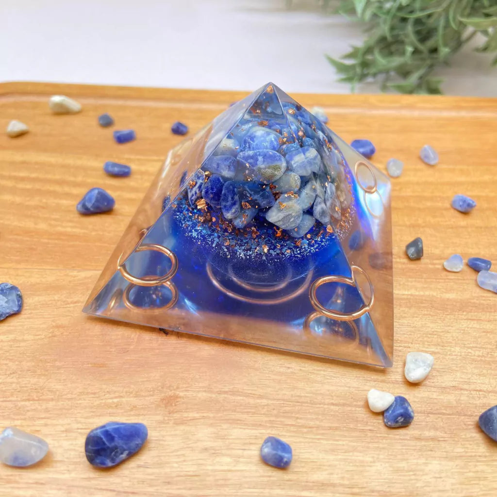 Orgonite Pirâmide - Sodalita - 6cm